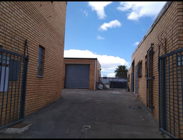 123M² FACTORY RENTED IN SOUTHFIELD